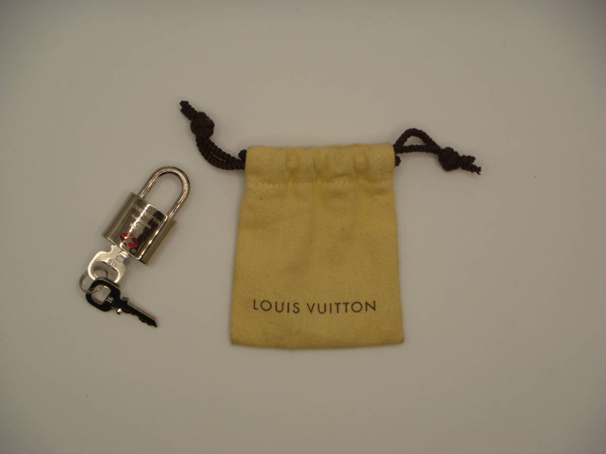 新品未使用 ルイヴィトン フランス製 パドロック TSAロック カデナ 南京錠 キー 鍵 シルバータイプ LOUIS VUITTON 拍卖
