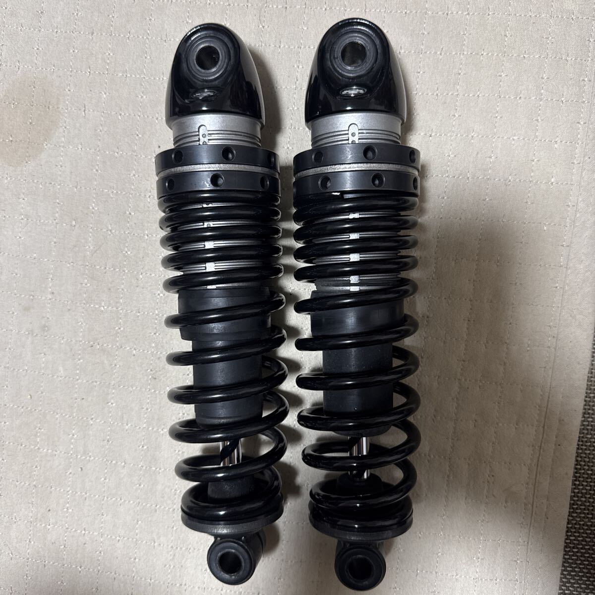 ハーレー ロープロファイル スポーツスター プレミアムライドエマルジョン リアショック 54000088拍卖