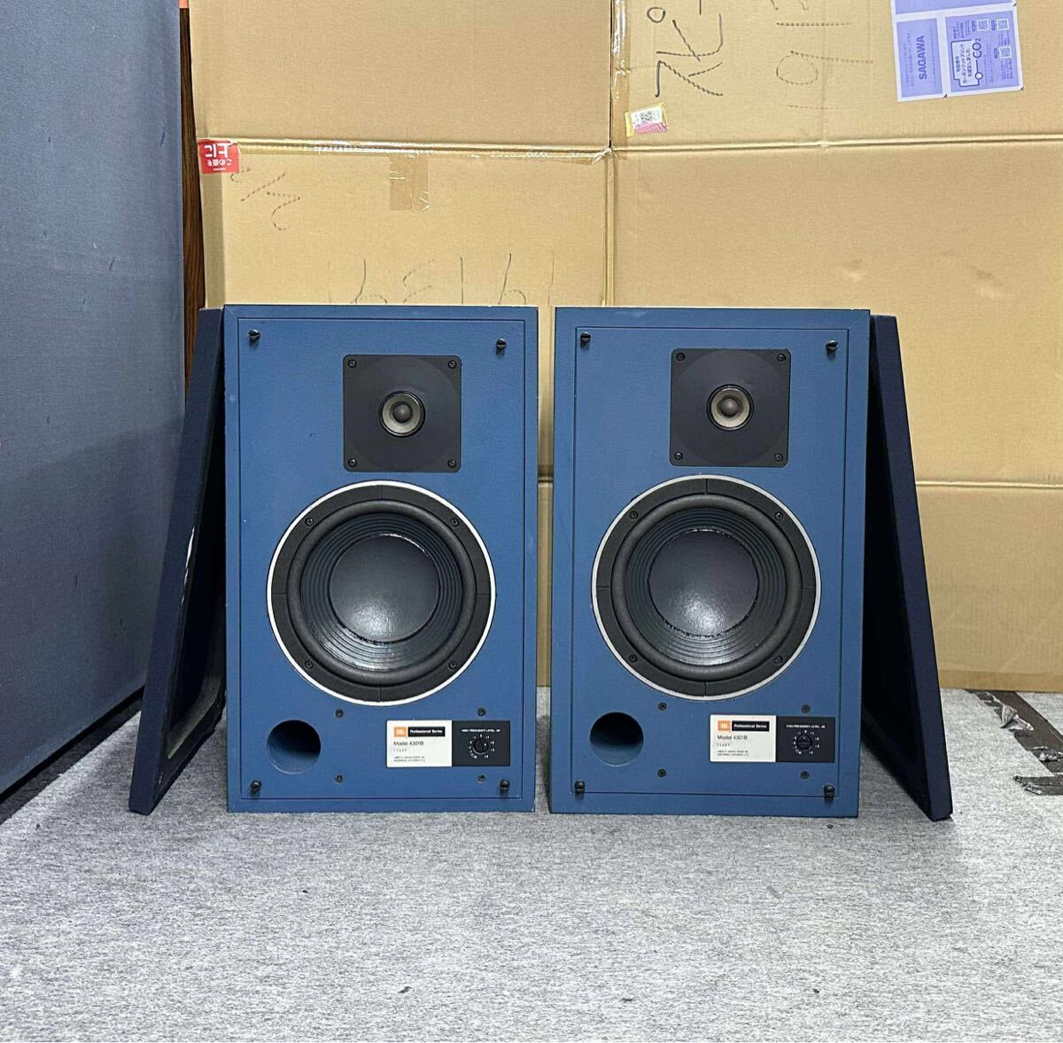 JBL 4301B スピーカーペア。動作品。 エツジ交換済み拍卖