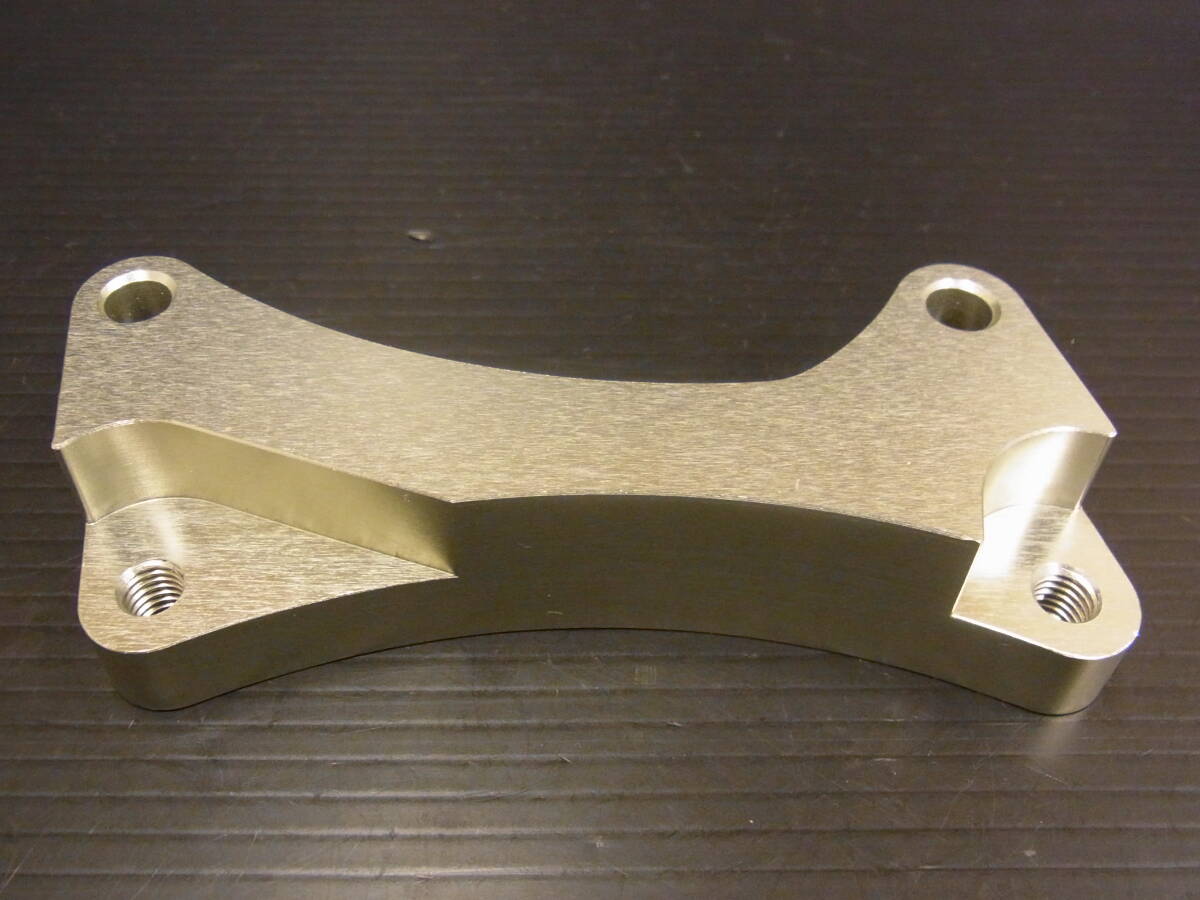 KAWASAKI カワサキ D-TRACKER Dトラッカー 320mm 大径ローター用 キャリパーサポート 102mmピッチ 中古品 KLX 250SB 拍卖