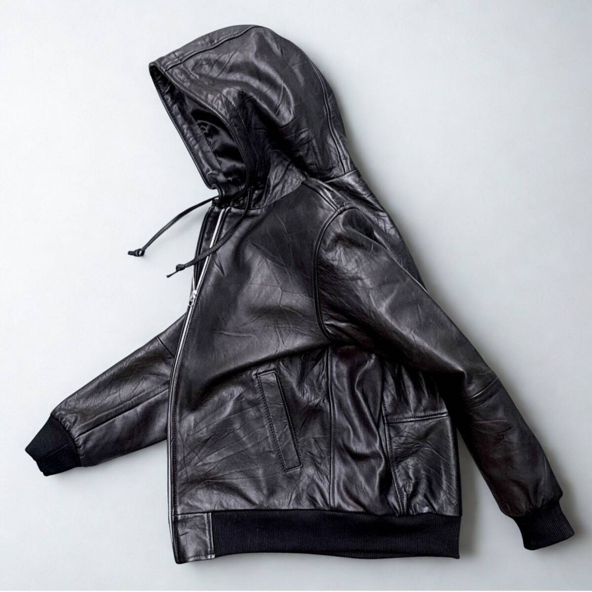 ◆アウトレット出品◆新品 Lサイズ 黒本革 レザージャケットパーカー シングルライダース フード付 秋冬春 メンズ リッチフーディー 牛革拍卖
