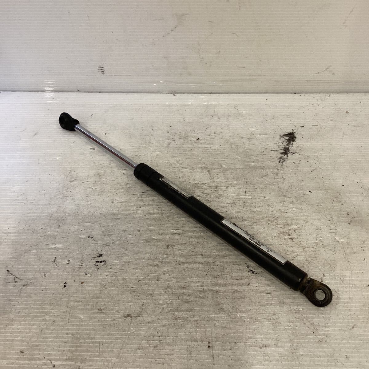 D45-21 ヤマハ マジェスティ125 FI シートダンパー 純正部品拍卖