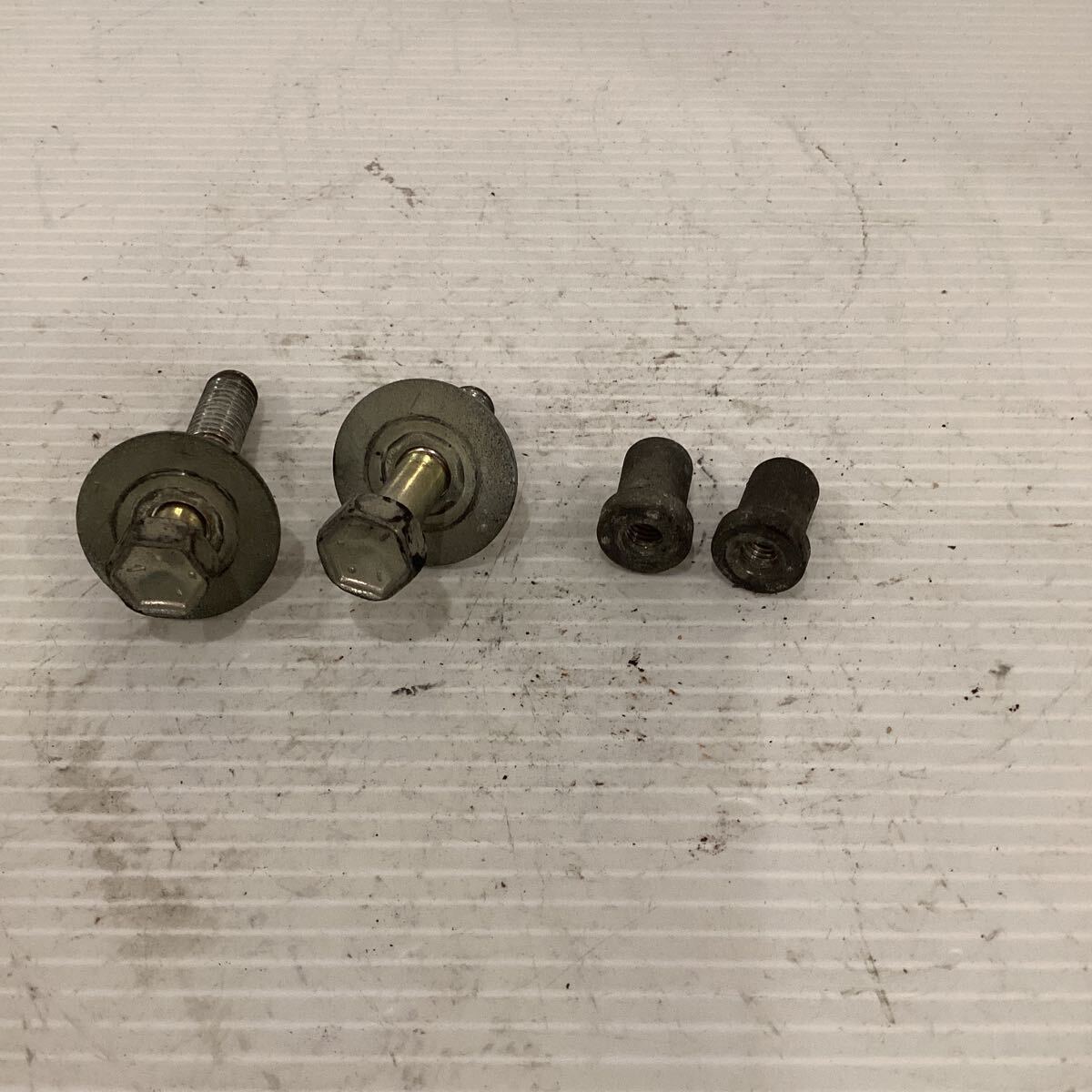 C64-33 スズキ アドレスV50 CA44A マフラー ボルト ナット 純正部品拍卖