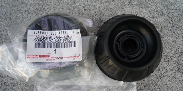 ●新品 未使用●トヨタ純正 アクア NHP10 フロントショックアッパーマウント 左右 2個セット ヴィッツ シエンタ カローラフィールダー拍卖