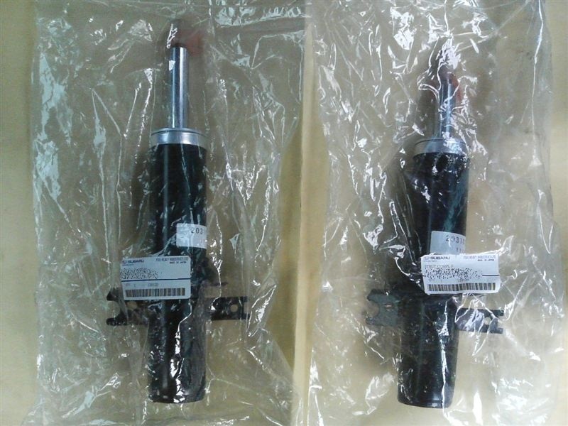 ●新品●スバル純正部品 SUBARU サンバー TW1/TW2 1998-2009 フロントストラット 2個セット ストラット コンプリート STRUT COMPLETE-FRONT拍卖