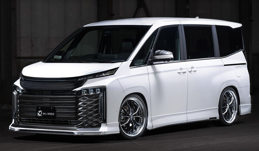 M'z SPEED 4点キット 塗り分け塗装 (070/BK) AES ヴォクシー ZWR90W ZWR95W R4.1~ ハイブリッドS-Z/S-G ユニバーサルステップ付車除く拍卖