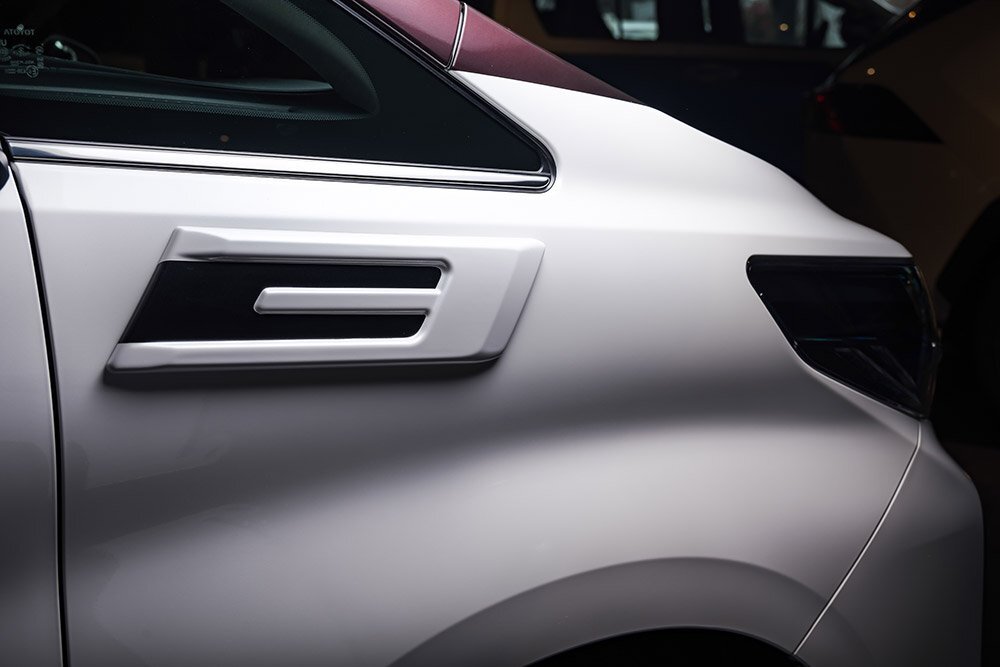 M'z SPEED フェンダーダクト 塗り分け塗装 (070/BK) AES ヴェルファイア 30系 H30.1~R5.5 V/X/エグゼクティブラウンジ MC後拍卖