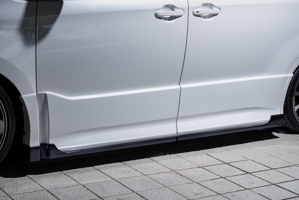 M'z SPEED サイドステップ 塗り分け塗装 (070/202) FRP ヴォクシー ZWR80W H29.8~R3.12 ハイブリッドZS MC後拍卖