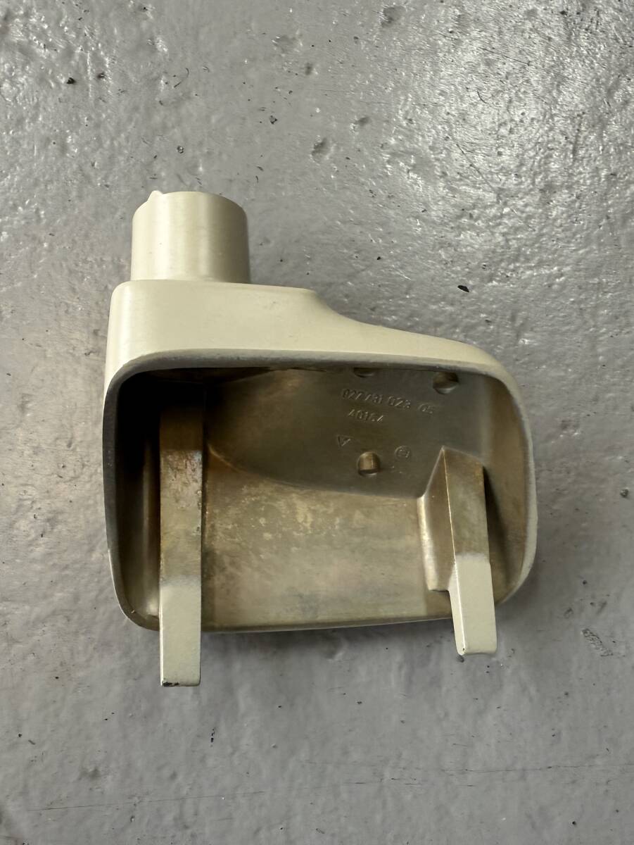 PORSCHE 928 右側ドアミラーベース(未塗装品)拍卖