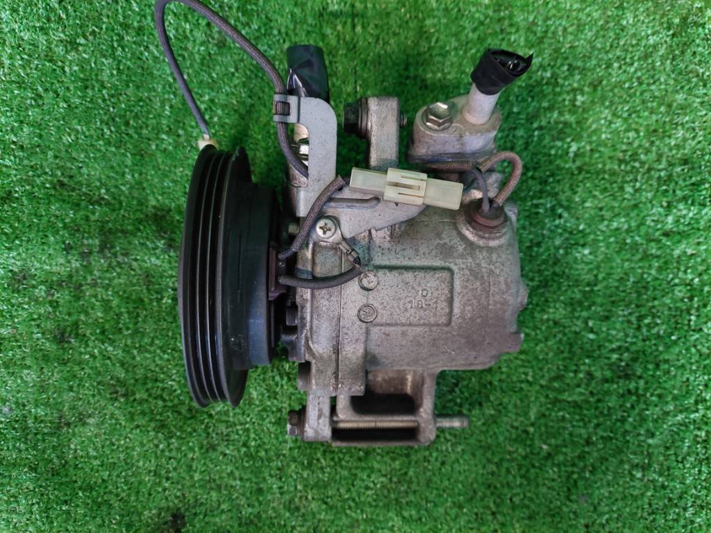 ダイハツタントエグゼカスタムRS① CBA-L455S エアコンコンプレッサーDENSO 447260-5863 初年度登録:平成22年拍卖