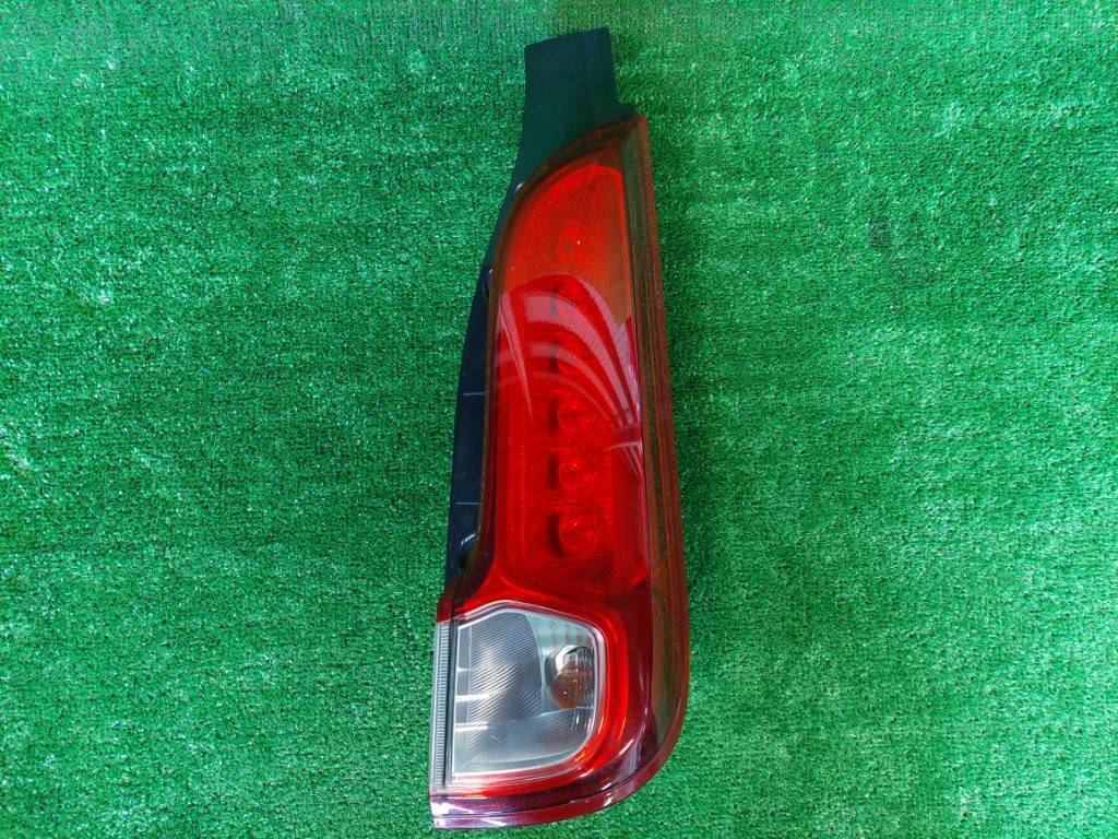 マツダフレアワゴン DBA-MM32S テールライト右 KoiTo220-59294 初年度登録:平成26年拍卖