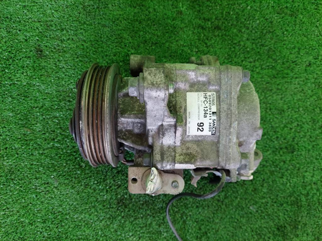 ホンダN-BOX① DBA-JF1 エアコンコンプレッサー STR05 初年度登録:平成25年2月拍卖