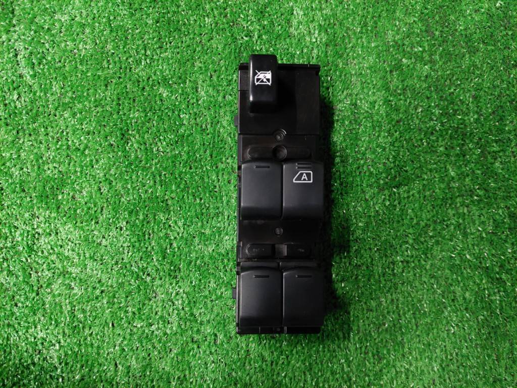 日産デイズ② DBA-B21W パワーウインドウスイッチ運転席(動作確認済)初年度登録:平成28年拍卖