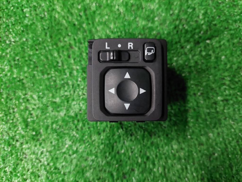 日産デイズ② DBA-B21W ミラースイッチ(動作確認済)初年度登録:平成28年拍卖