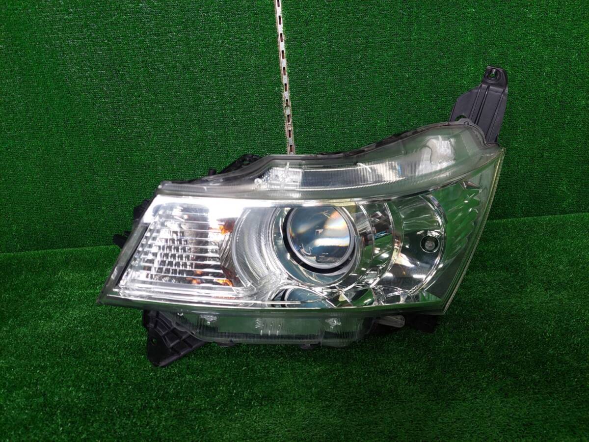 日産ルークスハイウェイスター③ DBA-ML21S ヘッドライト左キセノンライト KoiTo100-59207 初年度登録:平成22年拍卖