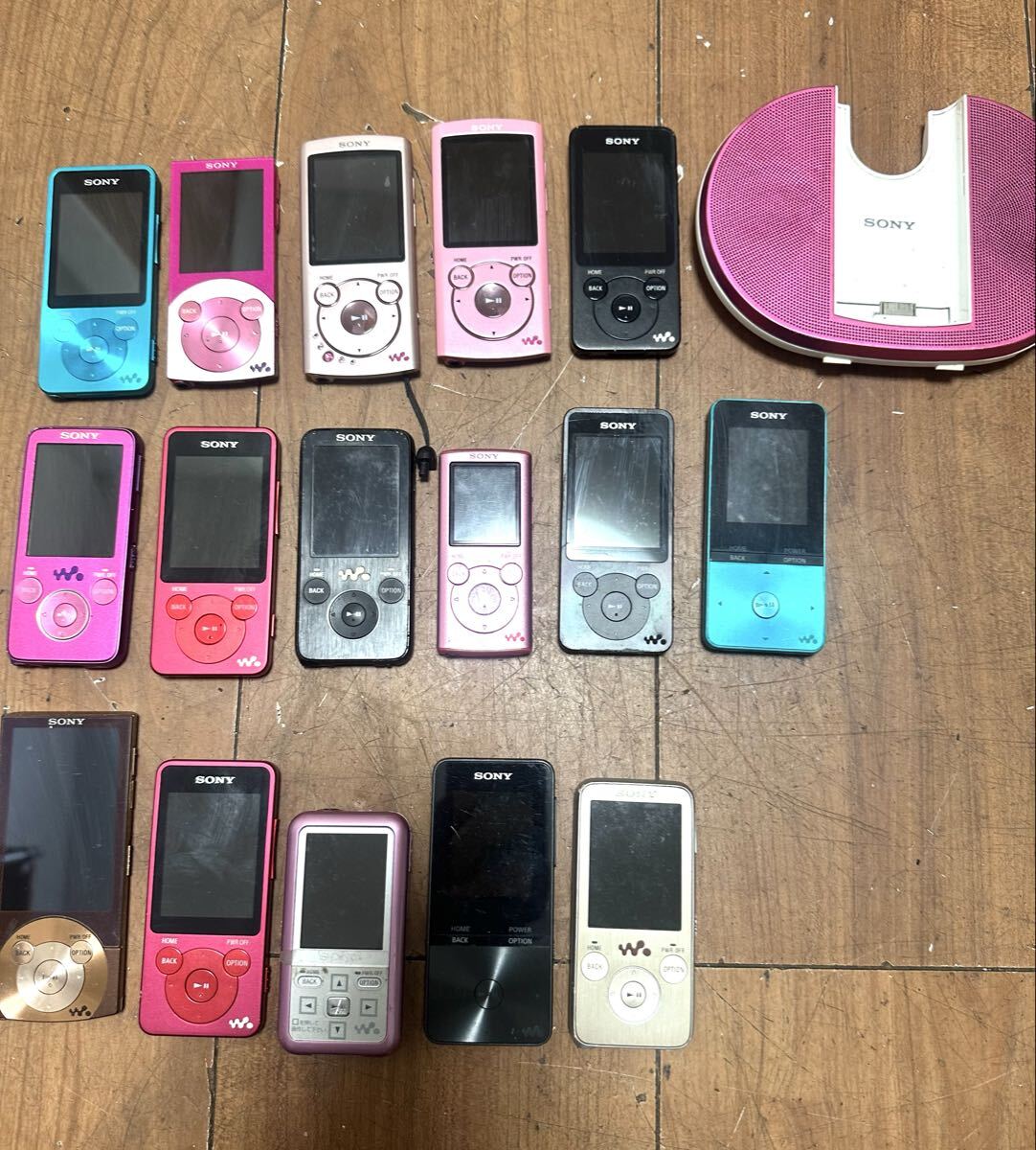 デジタルオーディオプレーヤー SONY WALKMAN sony スピーカー17個まとめて売る拍卖