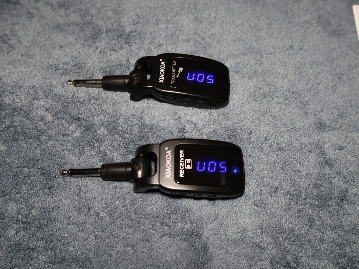 【新品】ギターワイヤレスシステム XIAOKOA UHF 高音質 低遅延高品質 充電式 1回の充電で約6時間使用可 完動品 黒拍卖