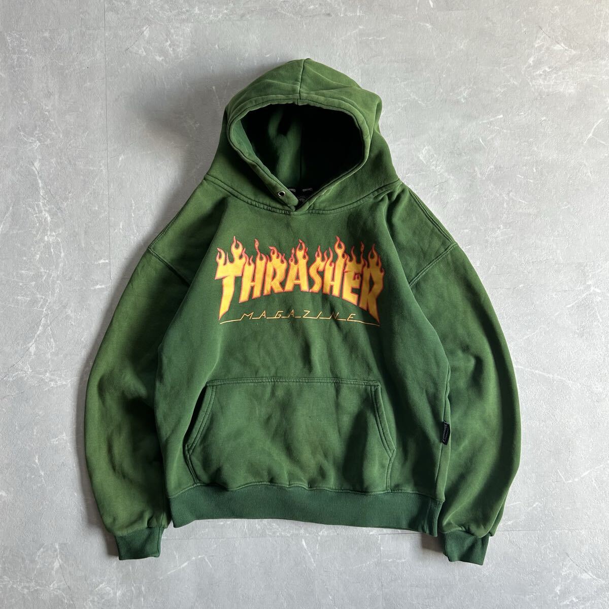 00s thrasher ファイヤーパターン ロゴ パーカー 古着 鬼フェード 短丈 フーディー スラッシャー スウェット 襤褸 usa アメリカ メンズ S拍卖