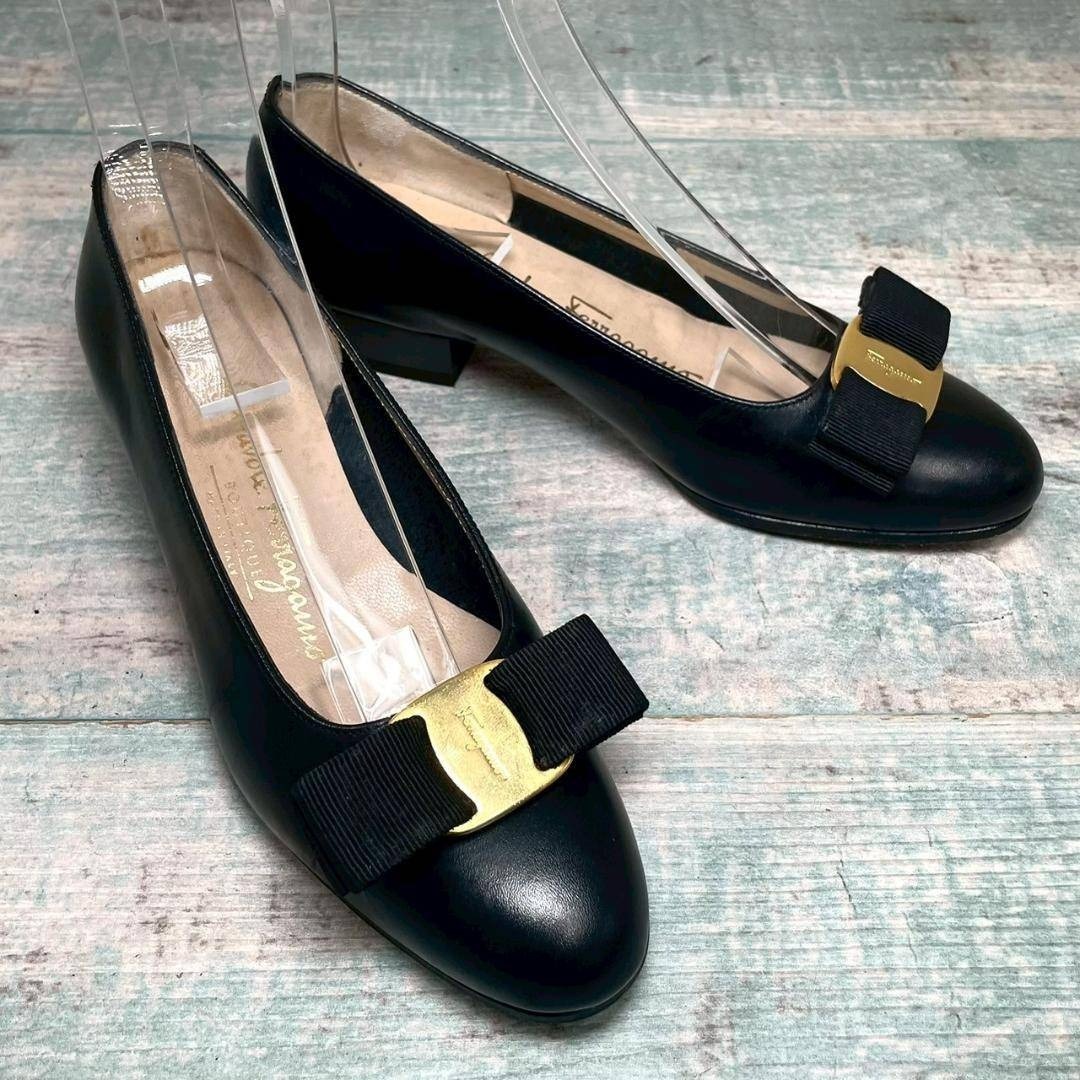 名作 Ferragamo パンプス ヴァラ オールレザー 4c拍卖