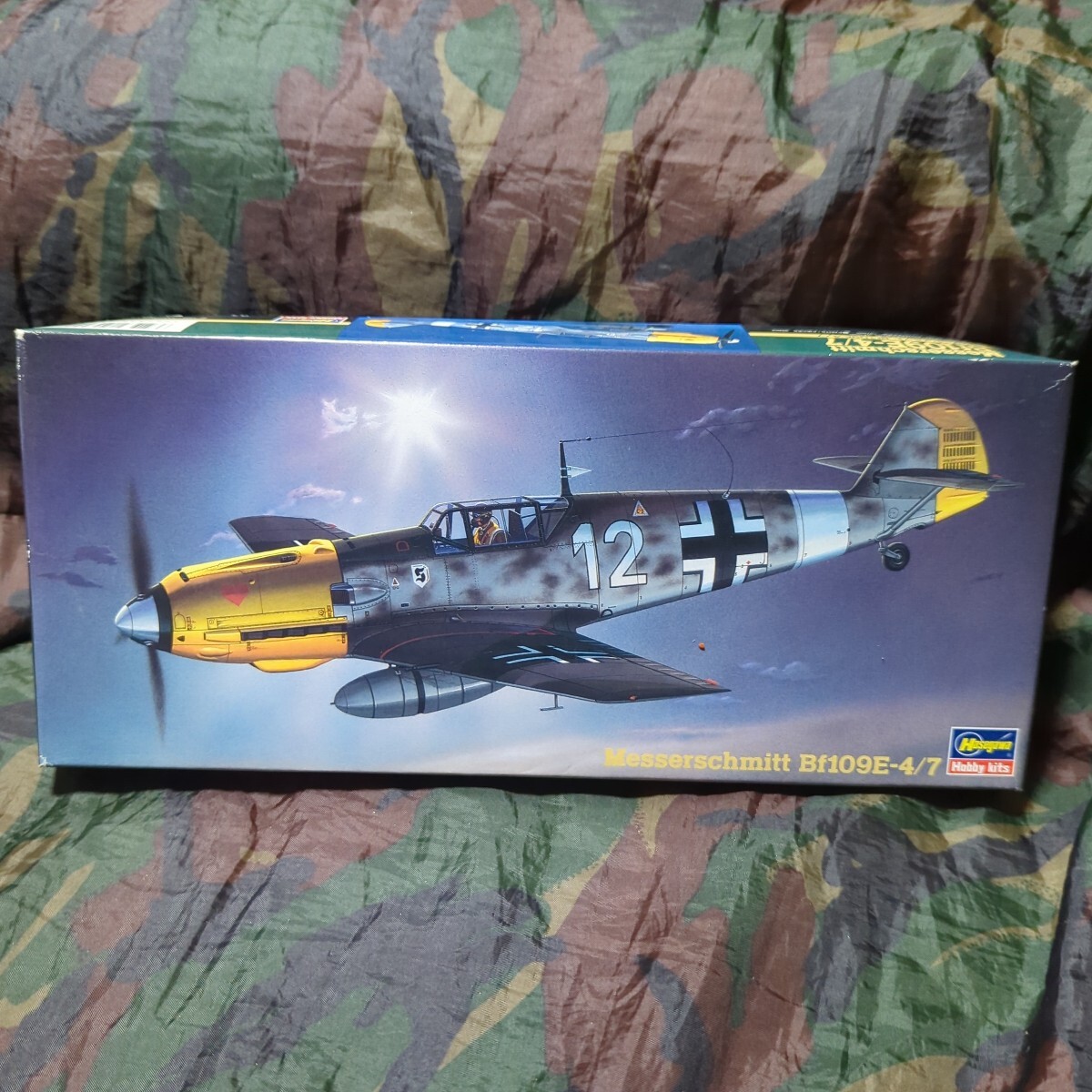 ハセガワ1/72 ドイツ空軍戦闘機 メッサーシュミットBf109E-4/7 第2戦闘航空団第1飛行隊 ヘルムートヴィック少佐乗機拍卖