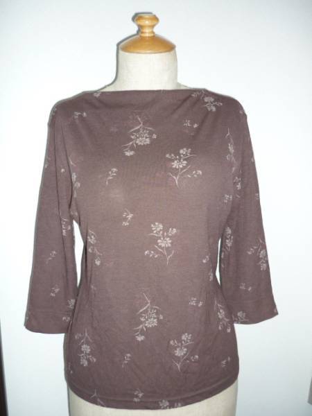 BASHECINQ BASIC茶花プリントボートネック7部袖カット拍卖