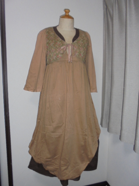 Ehyphen world gallery濃い茶ベージュ色ボレロ重ね着風OP 拍卖