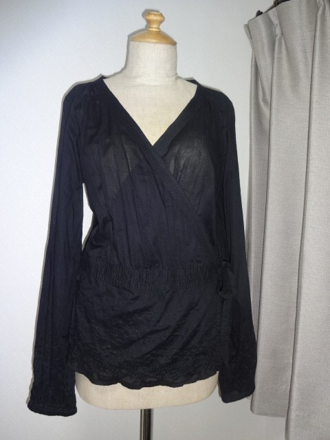 H&M黒裾袖口刺繍入りカシュクールシャツ拍卖