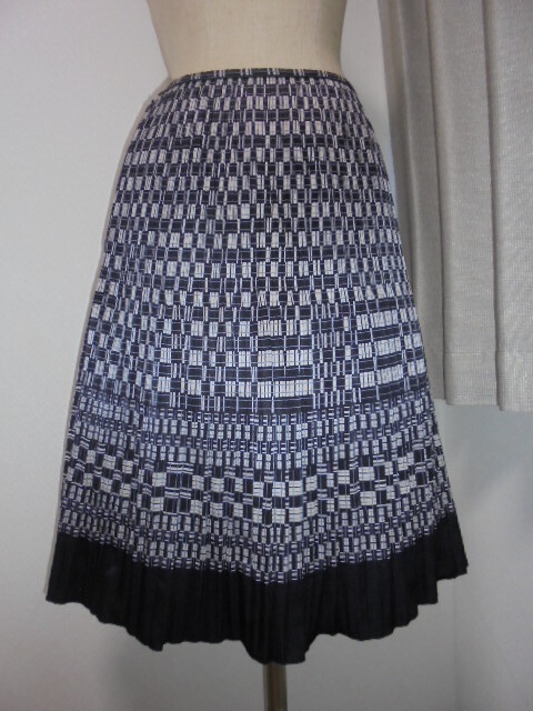 幾何学柄裾黒配色ワッシャープリーツ加工SK拍卖