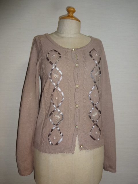 axes femmeカフェモカ茶サテンテープ×バラ刺繍パールビーズモチーフカーディ拍卖