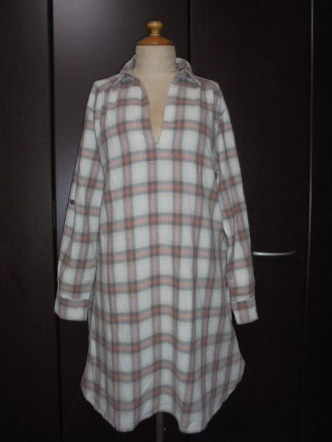 未使用タグ付。格子チェック柄衿付きスキッパーチェニック拍卖