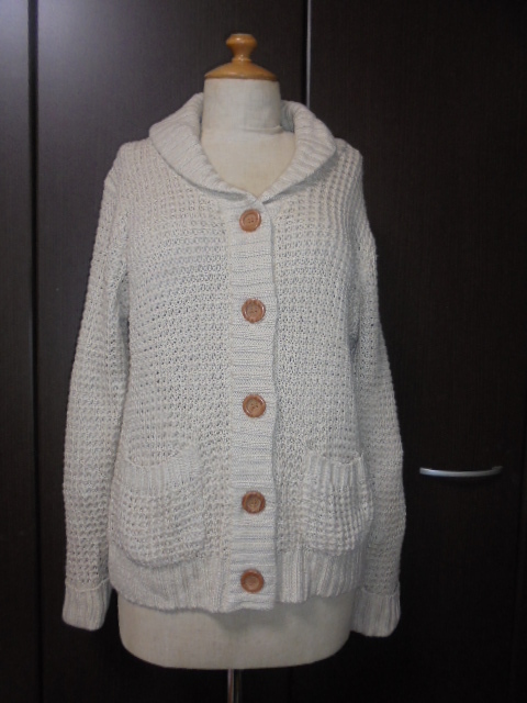 ベージュ色バケット織り袖口折返し綿混カーディ拍卖