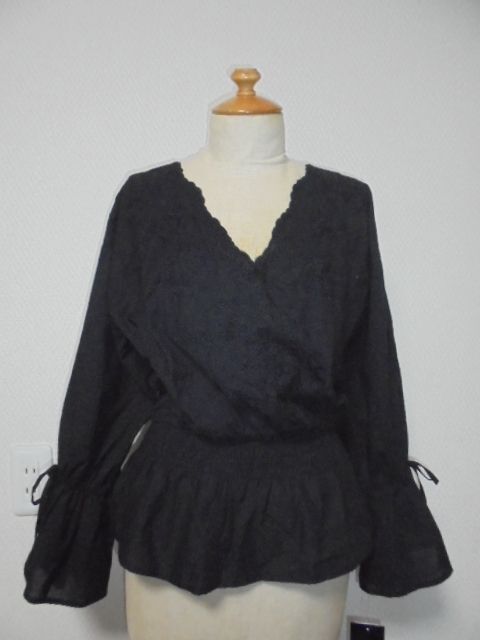 黒スカルプレース地胸元カシュクールWゴムシャーリング袖口綿ブラウスカット拍卖