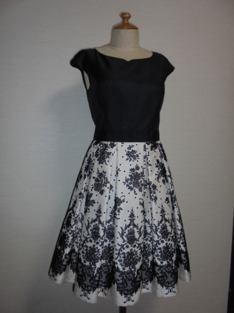 フランドル上身黒W切替グログランテープ切替SKビクトリアン調フロッキープリントタックプリーツOP拍卖