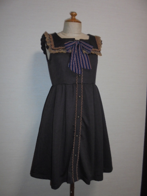 未使用タグ付。axes femme焦げ茶バラ型レース×レースフリルタイ付セーラーカラー釣鐘ボタンモチーフOP拍卖