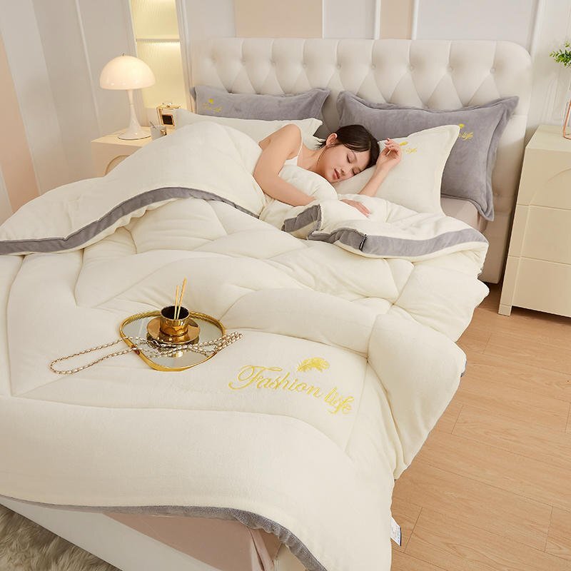 掛け布団 掛ふとん 保温力 あったか 掛布団 ボア リバーシブル 寝具 暖かい もこもこ 防寒 冬用 オフホワイト 150cmx200cm(重量約3.5KG)拍卖