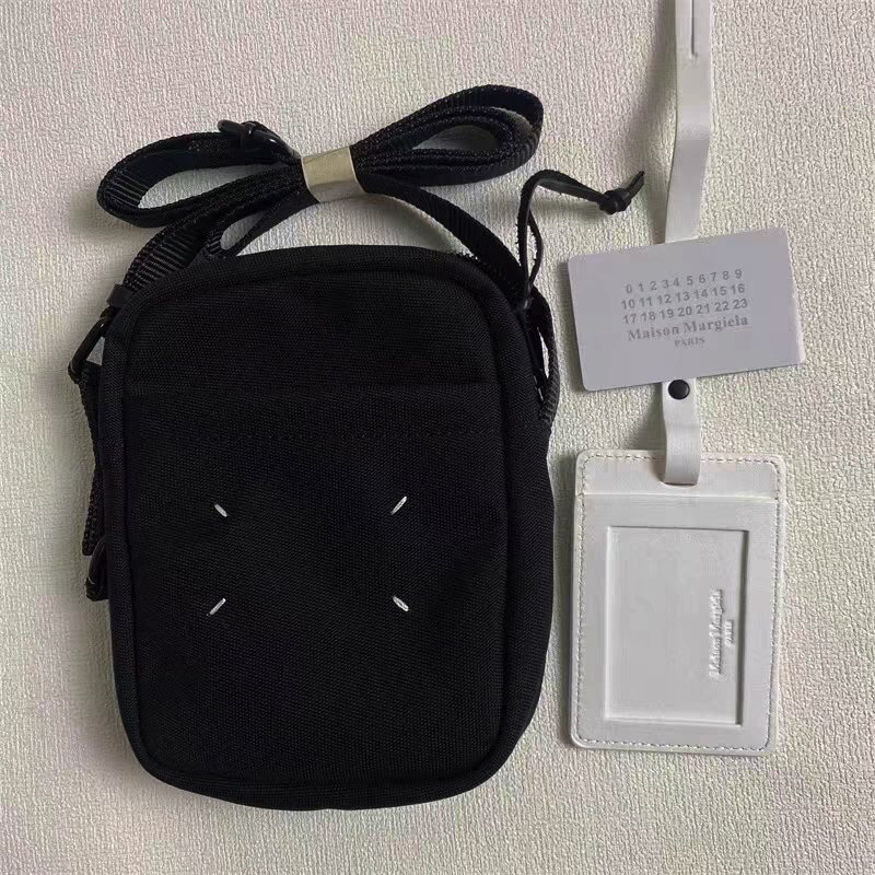 Maison Margiela ショルダーバッグ ポシェット クロスボディバッグ 斜め掛け 鞄 ブラック ミニバッグ 小さめ 男女兼用拍卖