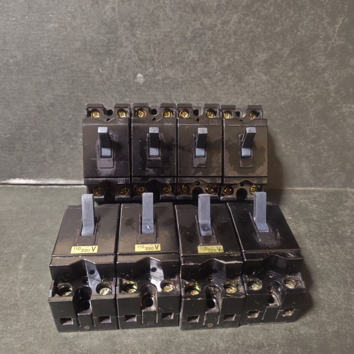 安全ブレーカー テンパール工業 100V 20A 取り外し品 8個拍卖