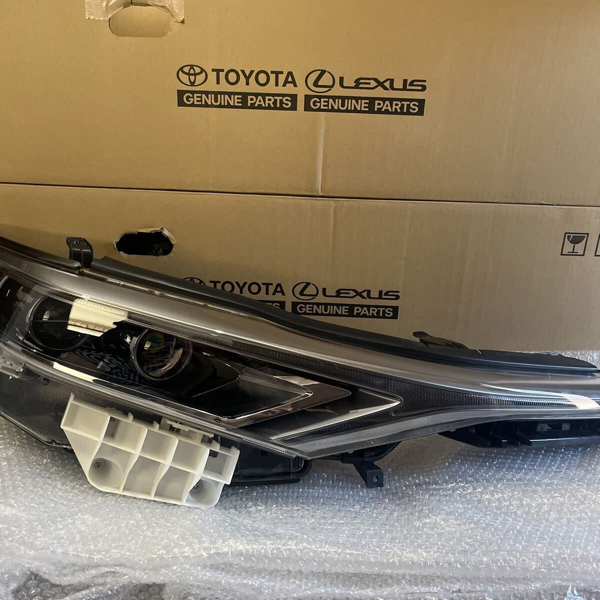 【美品】トヨタ SAI サイ AZK10 ヘッドライト 右 後期 純正 刻印79 KOITO75-14 81145-75150拍卖