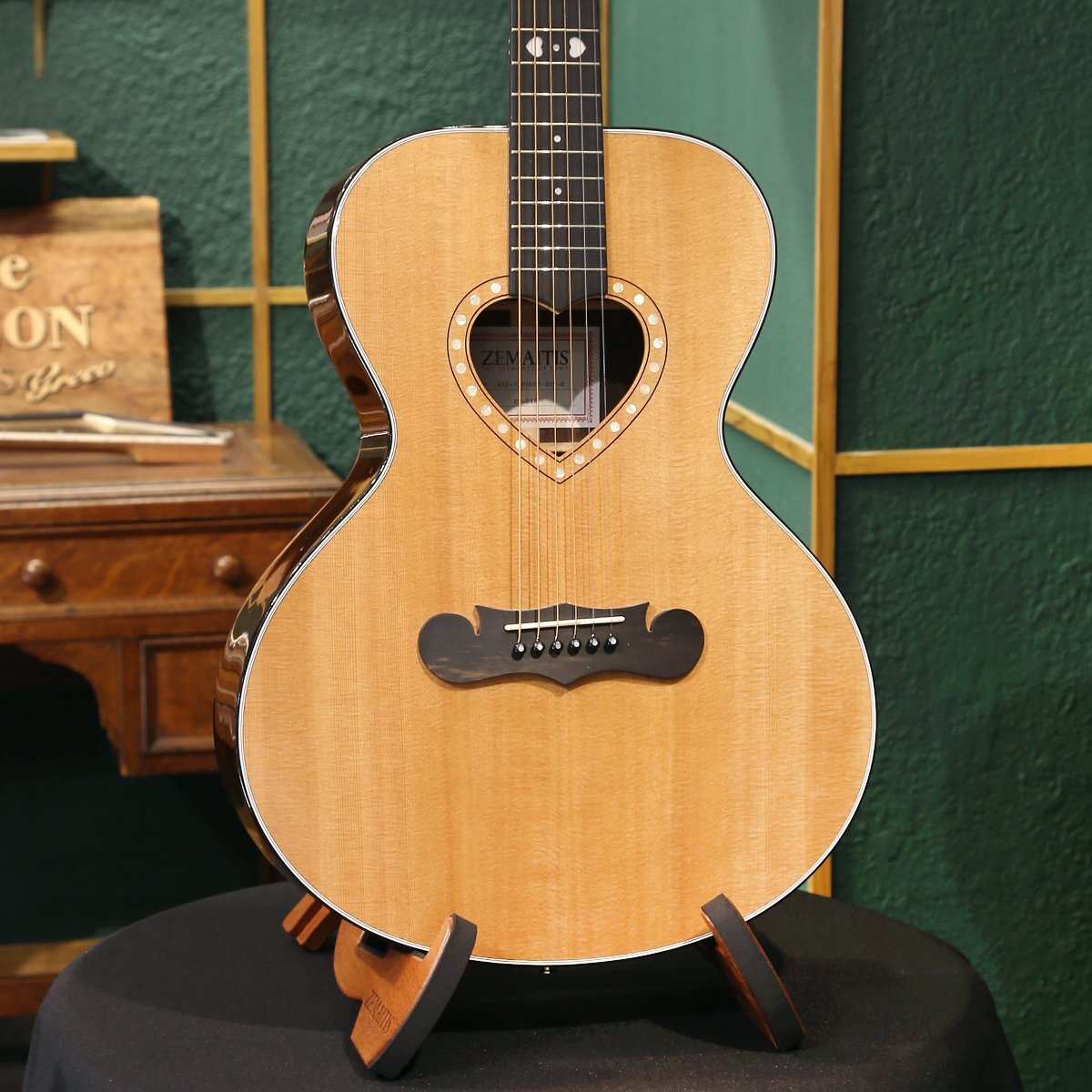送料無料 Zemaitis ゼマイティス アコースティックギター エレアコ AAS-1500HPD-E, Natural スモール 検品済出拍卖
