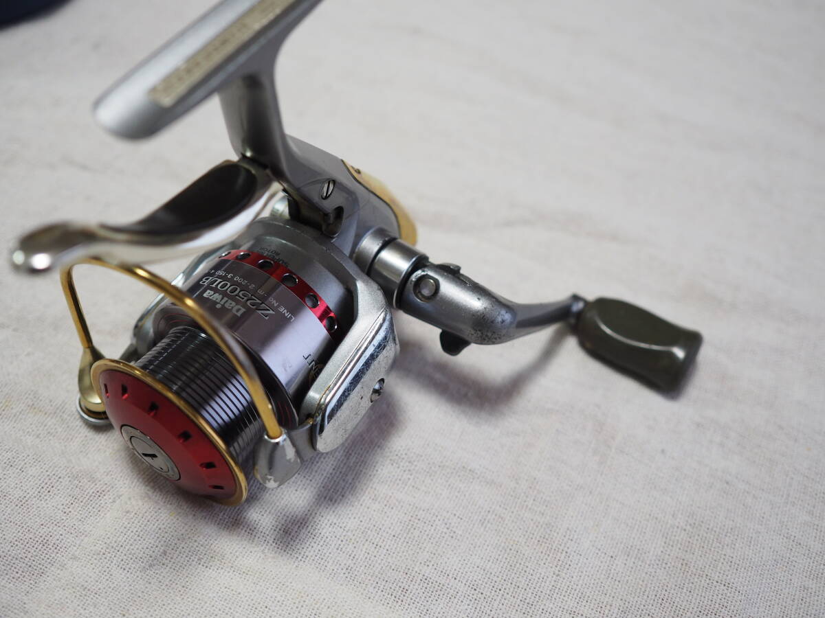 ♪♪ダイワ トーナメントZ 2500LB 日本製♪♪拍卖