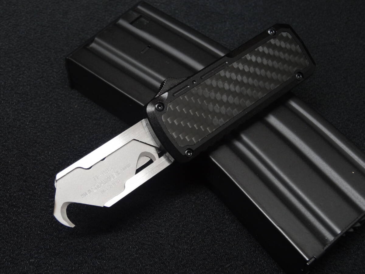 □ 自己防衛の意識向上・動画あり・『OTF・シートベルトカッター』ガットフックを射出!!事故の際に瞬時に機能します・新品未使用 □拍卖