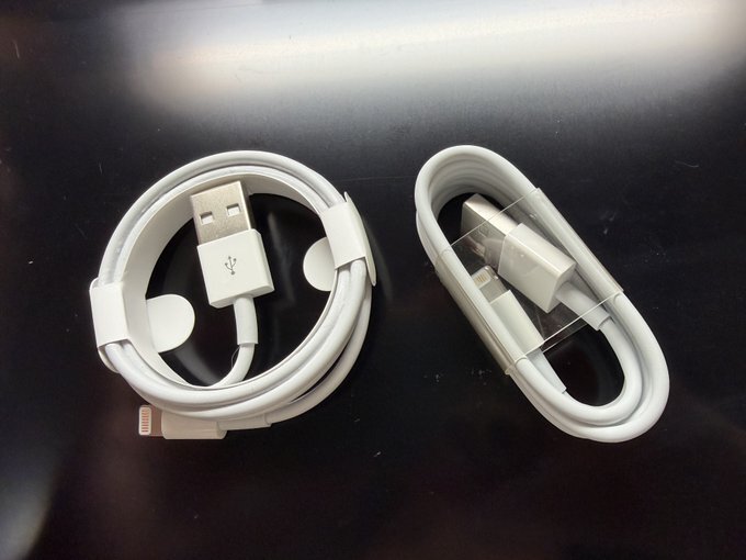 【未使用】iPhone 充電ケーブル アップル 純正 1m 2本拍卖