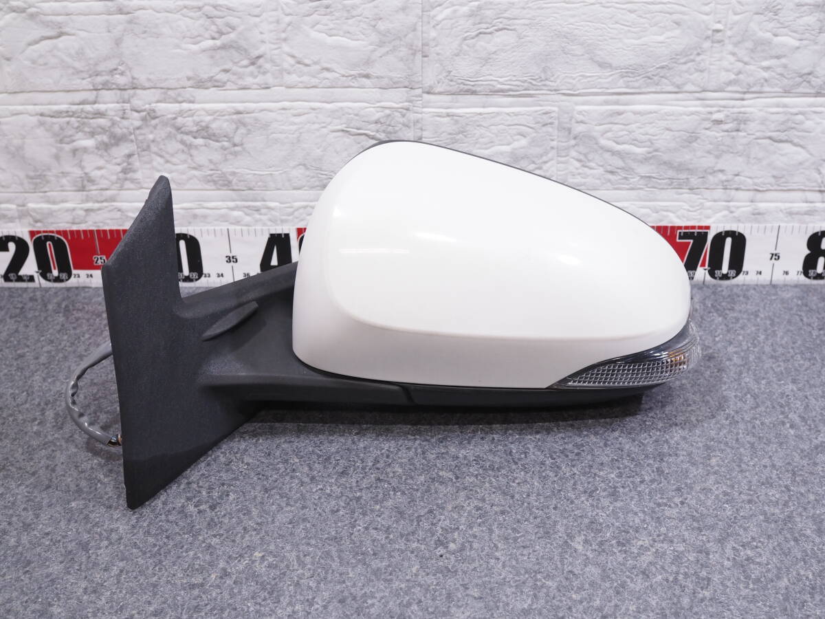 ■H27 トヨタ アクア G’s《 DAA-NHP10 》純正 ドアミラー(左) TR1001 サイドミラー 082 ライムホワイトパール 白 8P 8ピン 助手席側拍卖