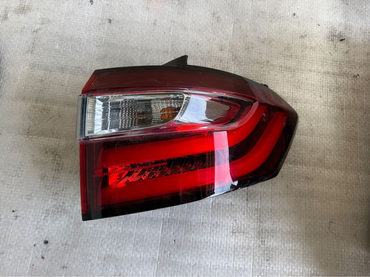 オデッセイ DBA-RC1 右 テールランプ テールレンズ アブソルート拍卖