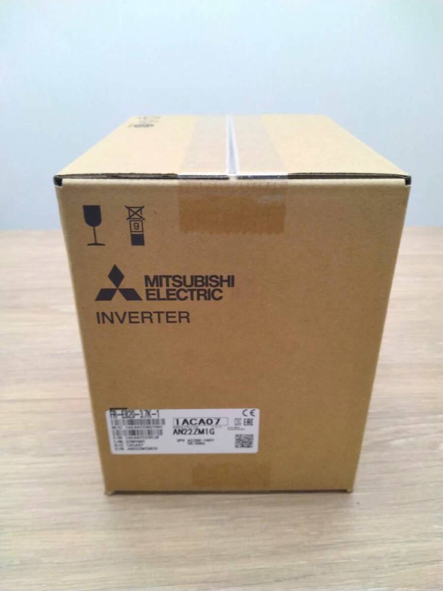 正規代理店購入 三菱電機 Mitsubishi Electric インバータ FR-E820-3.7K拍卖