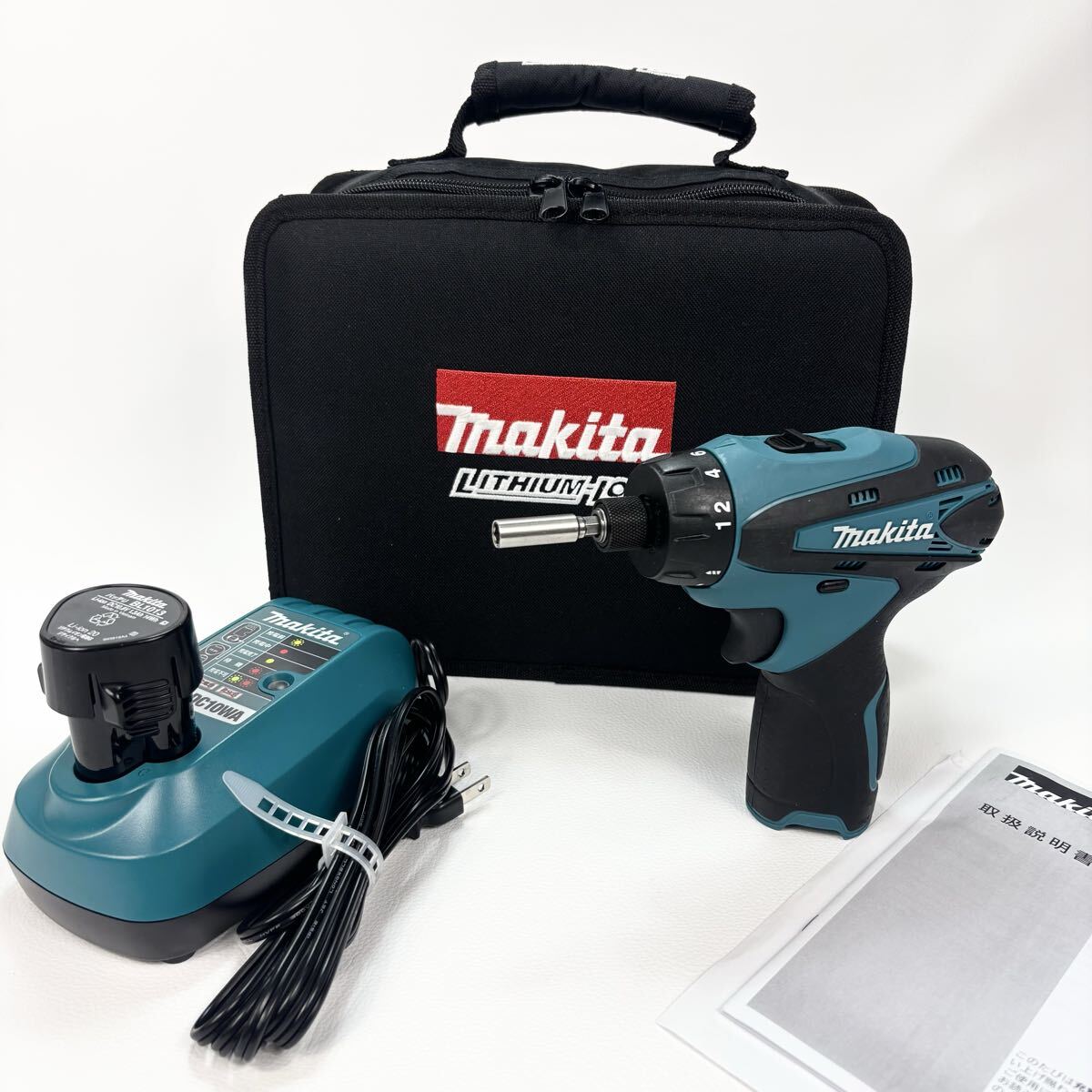 未使用品 makita マキタ 充電式ドライバドリル 充電式 8V DF030D バッテリBL1013 充電器DC10WA ソフトケース付 コードレス ドライバー 拍卖