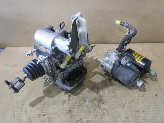 プリウス DAA-ZVW30 ABSアクチュエーター 47070-47060拍卖