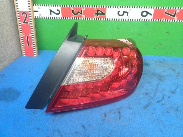 フーガ DBA-KNY51 右テールランプ P8641 26550-1ME0A拍卖