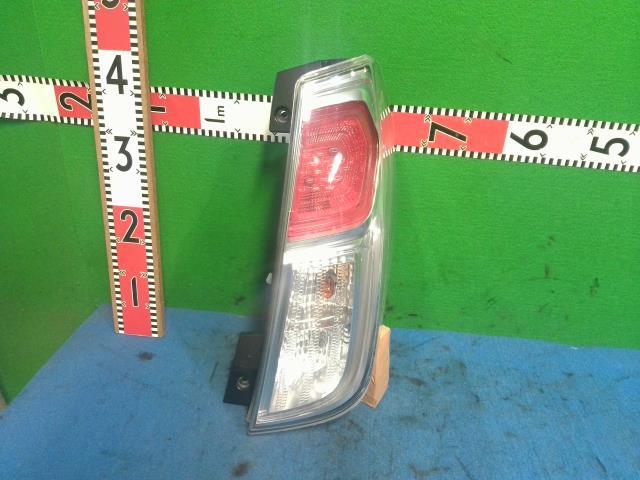 デイズルークス DBA-B21A 右テールランプ 1146-404 26550-6A02F拍卖