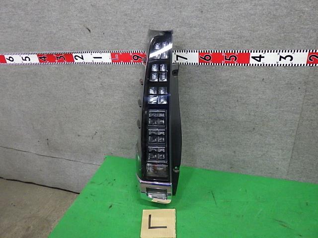 ヴォクシー DBA-ZRR85G 左テールランプ 28-232 81561-28640拍卖